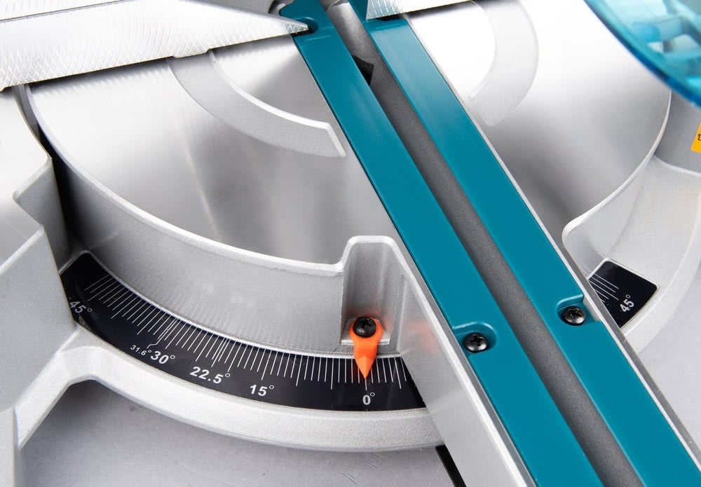 Makita Kap-/geringssåg, 216mm, 1200W, LS0816F