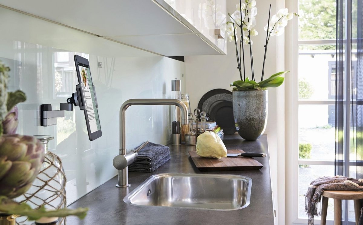 Vogel's Väggmontering för surfplatta - TMS 1030