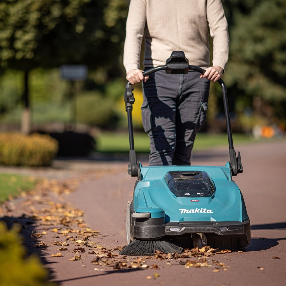 Makita Sopmaskin med sug XGT 40V, 47L, ex. Batt.