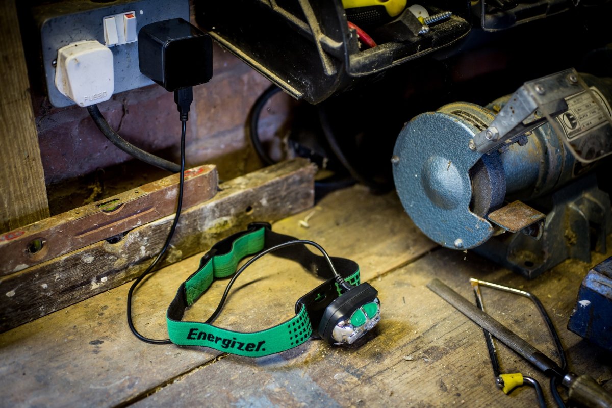 Energizer laddningsbar industriell pannlampa 400lm