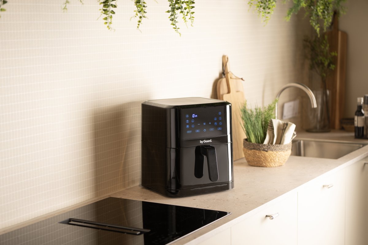 by Gaard Airfryer 8L 1400W