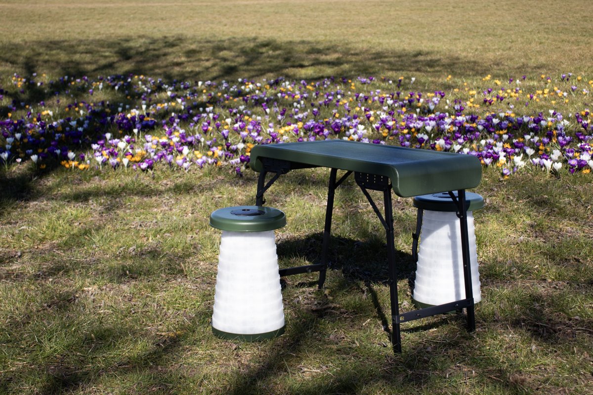 CapableX Hopfällbart set bord & pallar m/led