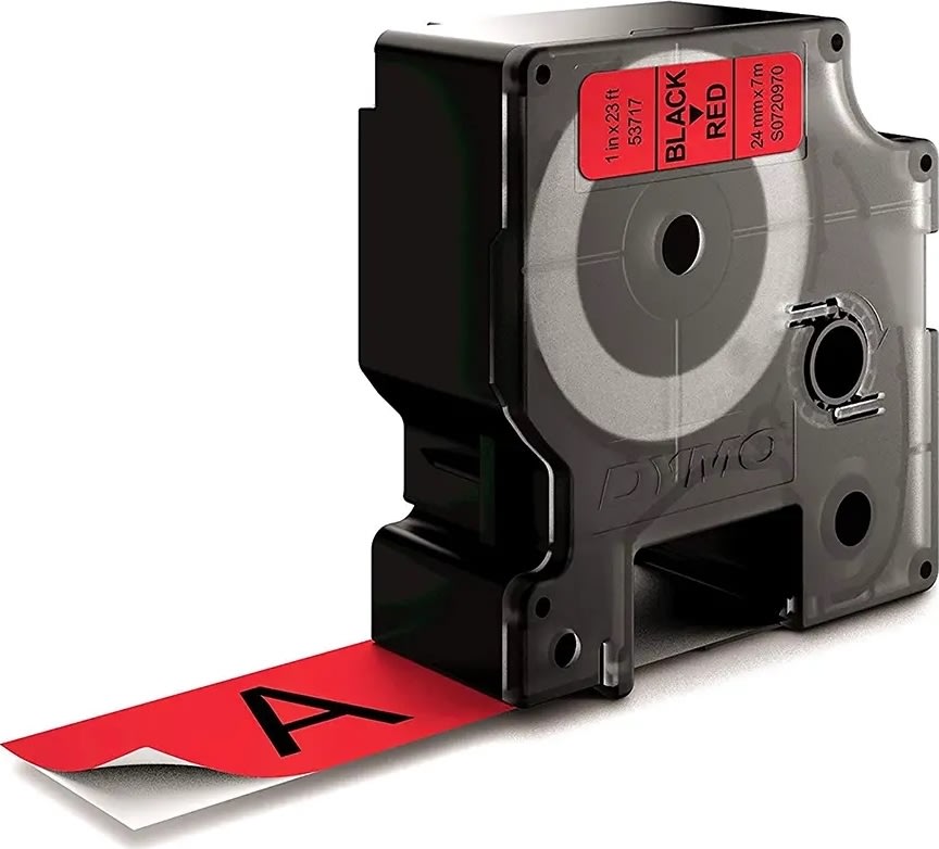 Dymo D1 etikettape, 24 mm, svart på röd