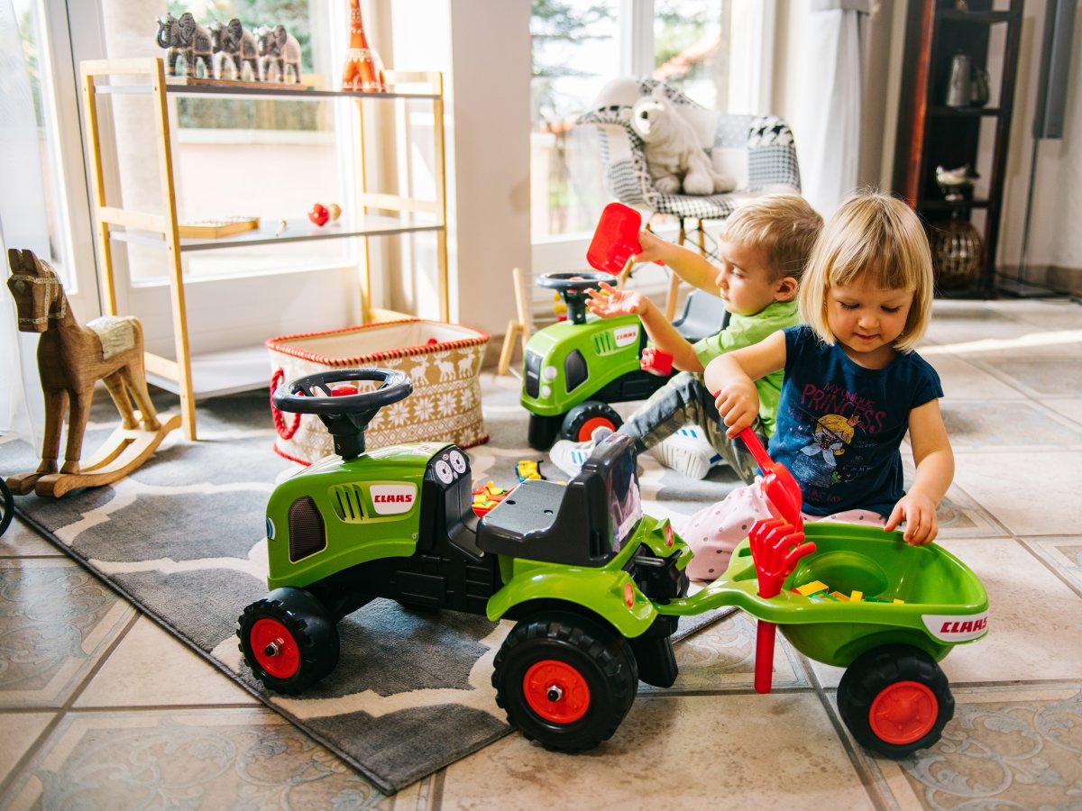 FALK Claas traktor med släp och tillbehör