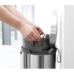 Brabantia Flatback Pedalspand 40 liter, mat stål