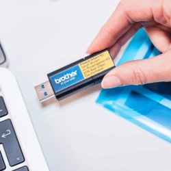 Brother CZ-färgetikettape, 9 mm x 5 m, vit