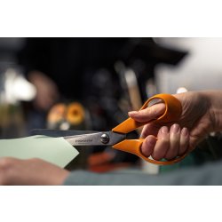 Fiskars Classic universalsax, 21 cm