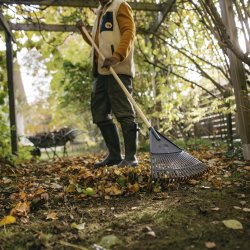 Fiskars Solid Leaf Rake, plast/trä, 199 cm.