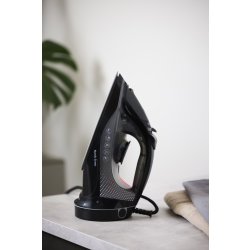 Nordic Sense sladdlöst ångstrykjärn 2400 Watt