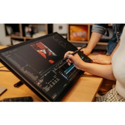 Wacom Display Cintiq 24 (2025), svart