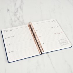 Kozo 2026 Kalender | A5 | Vecka | Marinblå