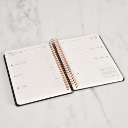 Kozo 2026 Kalender | A6 | Vecka | Svart