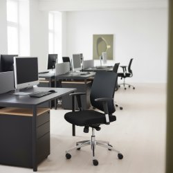 Kontorsstol Trento med sits och rygg i tyg