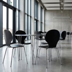 Comfort Classic matsalsset med 4 stolar svart/krom