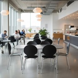 Comfort matsalsstol svart med kromat underrede