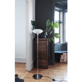 Dyberg Larsen DL31 Golvlampa, opal/krom